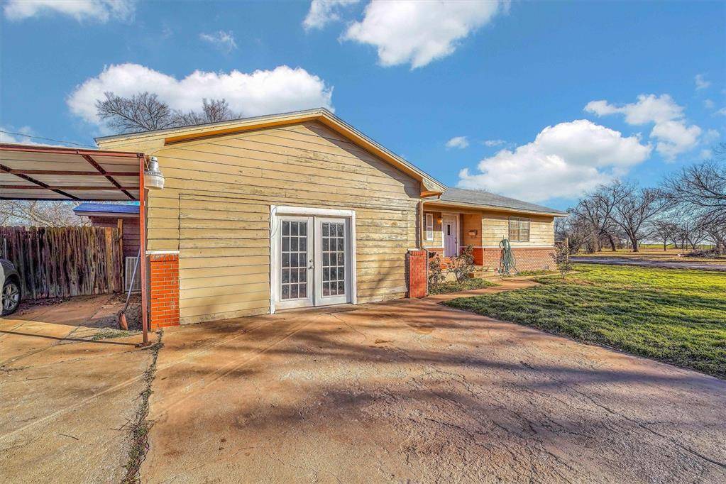 Frederick, OK 73542,823 S 14th ST