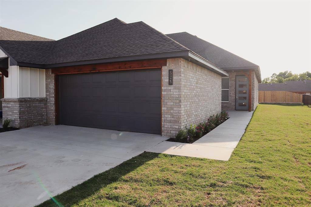 Edmond, OK 73003,525 Wimbledon RD