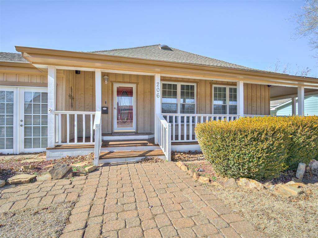 Hennessey, OK 73742,206 N Cherokee ST