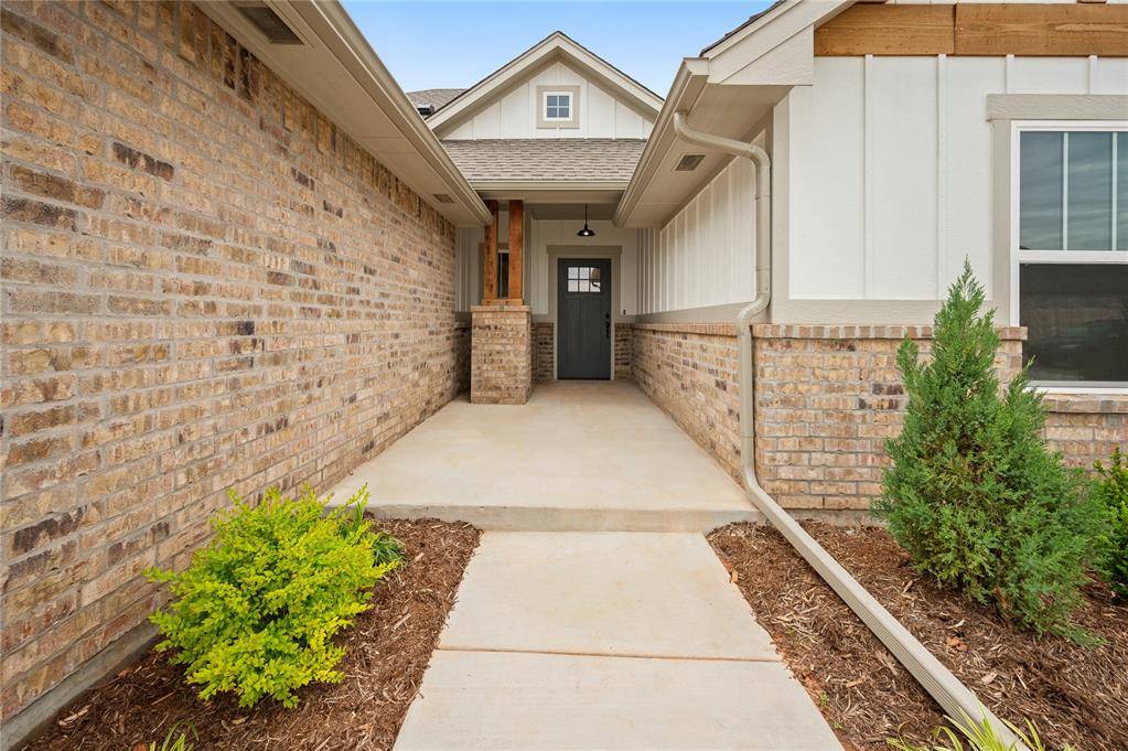 Mustang, OK 73064,4813 Mistywood LN