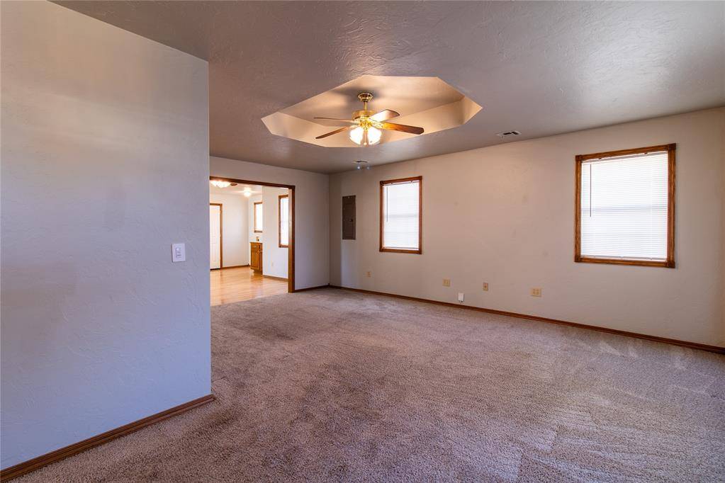 Midwest City, OK 73110,302 W Kittyhawk DR