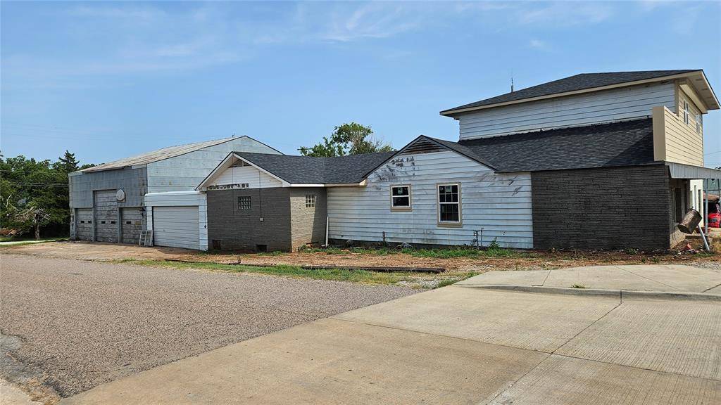 Shawnee, OK 74804,1531 N Kickapoo ST