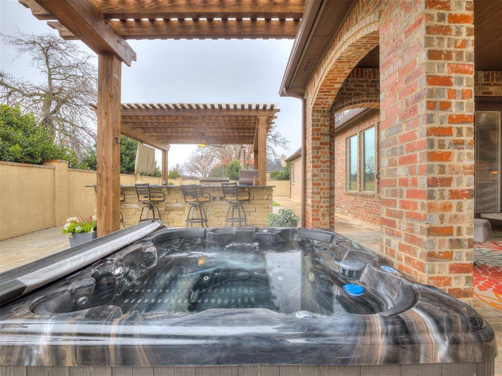 Edmond, OK 73025,5612 Irvine DR