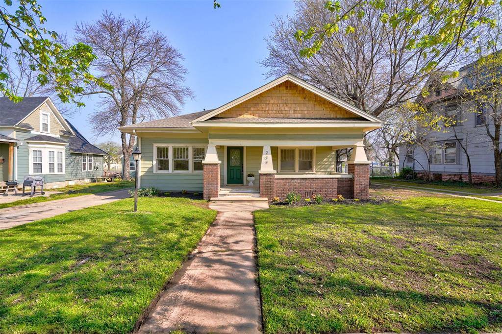 Stroud, OK 74079,209 W 6th ST