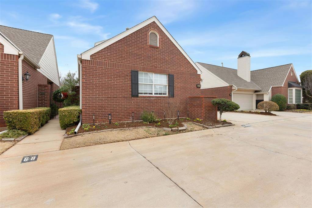 Oklahoma City, OK 73120,8808 N May AVE #66D