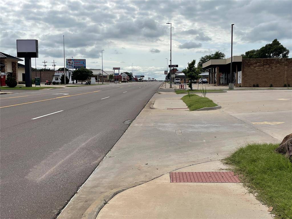 Elk City, OK 73644,1401 W 3rd ST