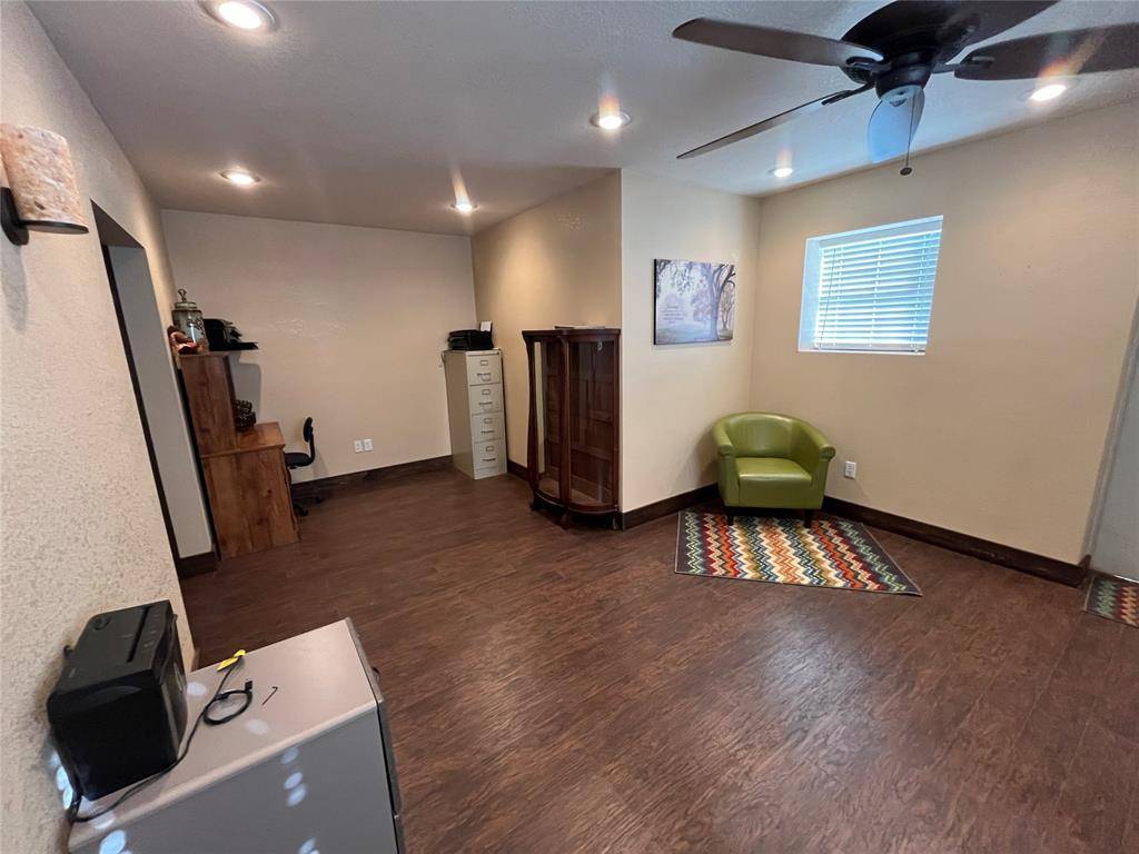 Elk City, OK 73644,19887 E 1070 RD
