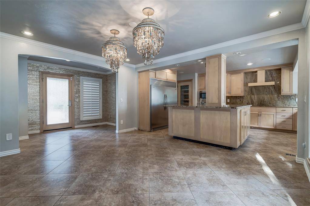 Edmond, OK 73025,1004 Oak Tree DR