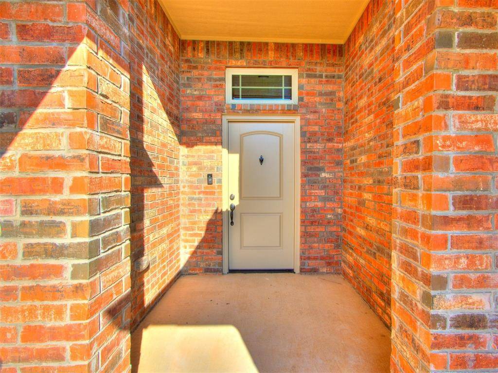 Yukon, OK 73099,1104 Hickory Creek DR