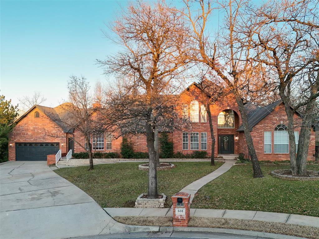 Edmond, OK 73034,608 Fox Hill DR