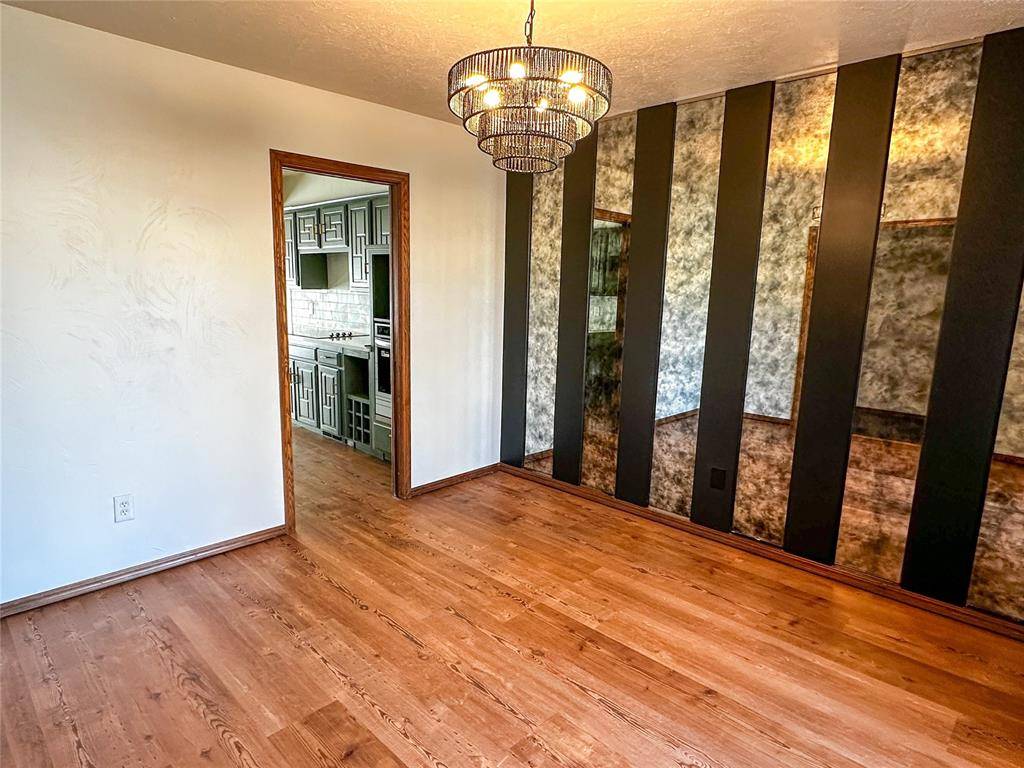 Midwest City, OK 73130,409 Country LN