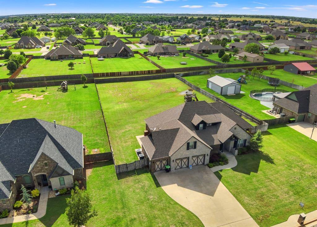 Piedmont, OK 73078,267 NE Harold DR