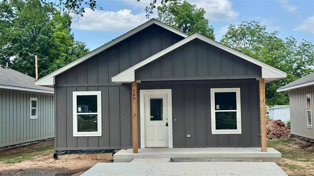 Perry, OK 73077,220 N 13th ST