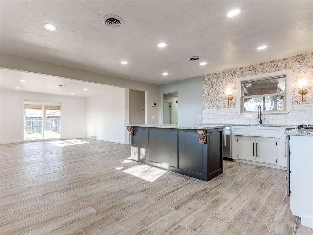 Oklahoma City, OK 73120,2821 Kerry LN