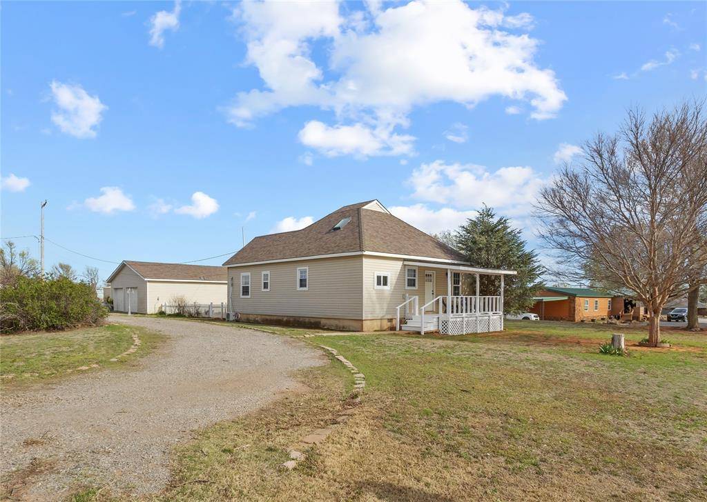 Thomas, OK 73669,723 N 11th ST