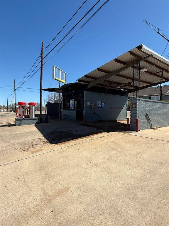 Carnegie, OK 73015,16 W 4th ST