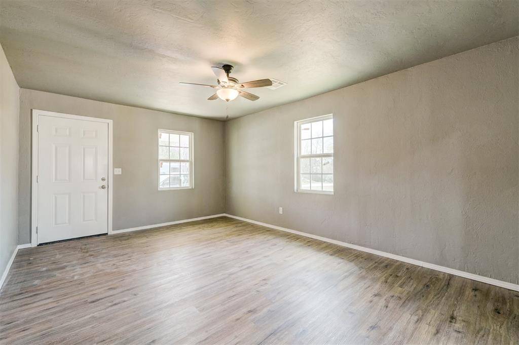 Meeker, OK 74855,122 W Decker