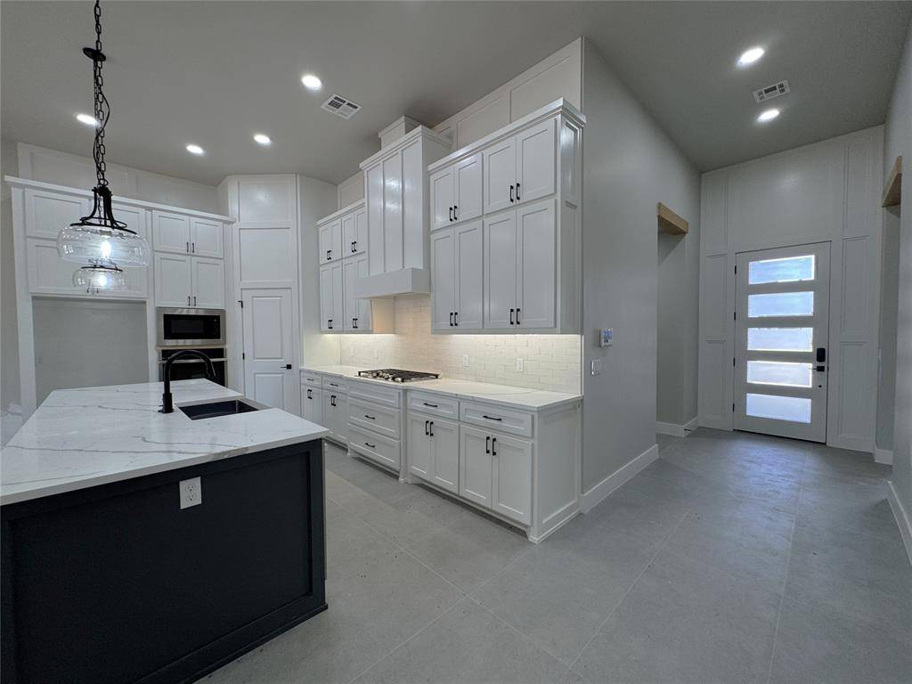 Edmond, OK 73013,7125 NW 155th ST