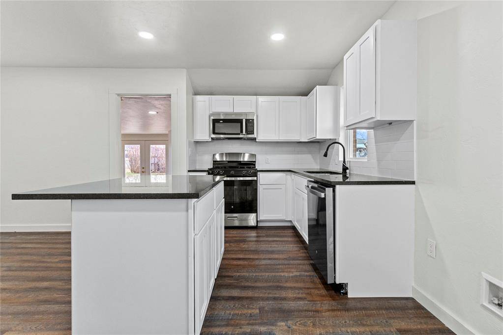 Clinton, OK 73601,700 Santa Fe ST