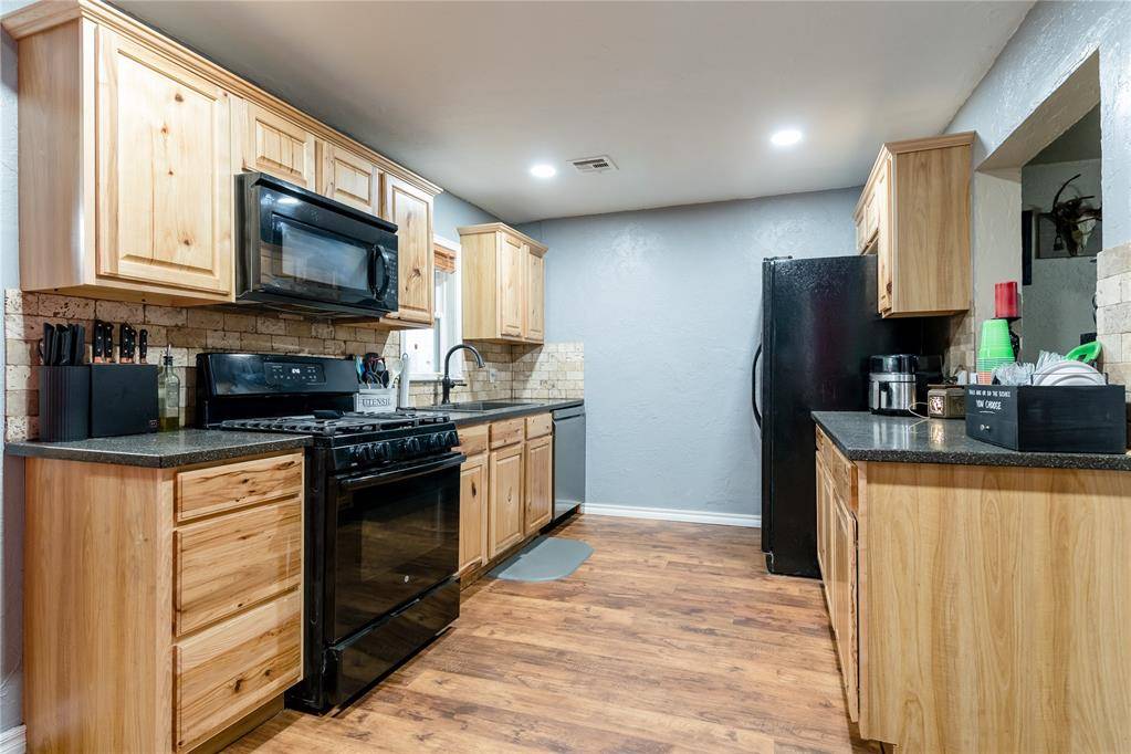 Elk City, OK 73644,1109 W A AVE