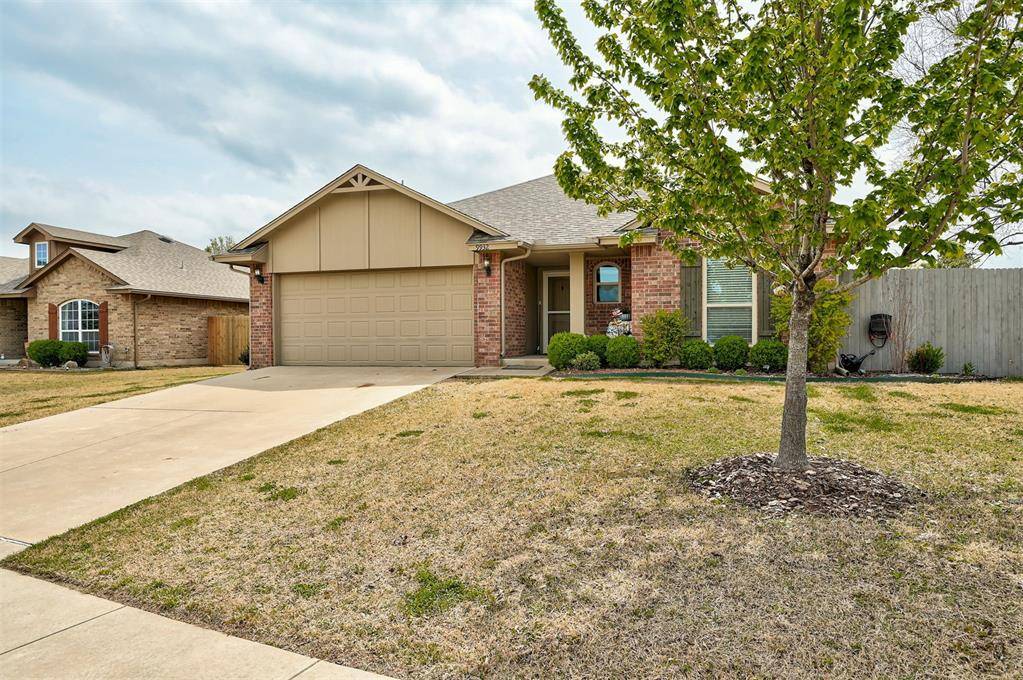 Yukon, OK 73099,9932 Fairfax TER