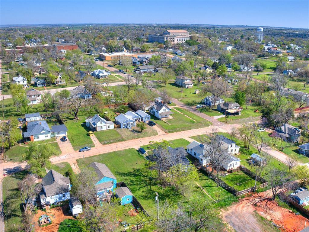 Guthrie, OK 73044,711 E Perkins AVE