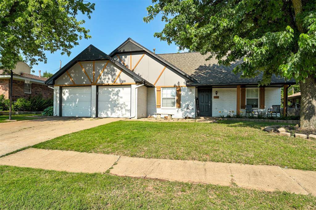 Edmond, OK 73013,2912 Hardy DR