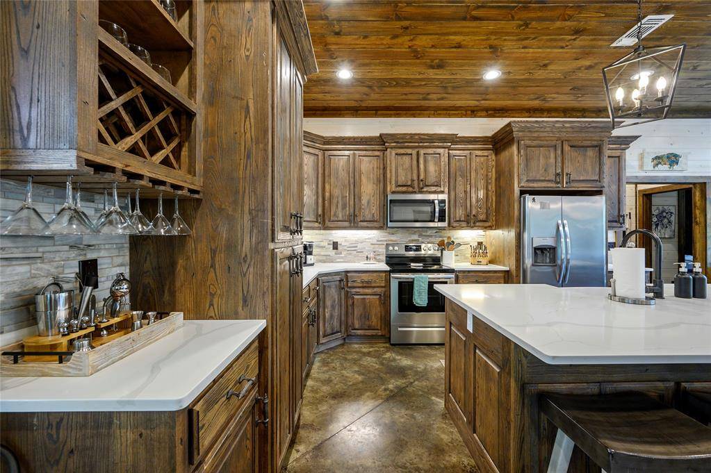 Broken Bow, OK 74728,80 Tall Oak LN