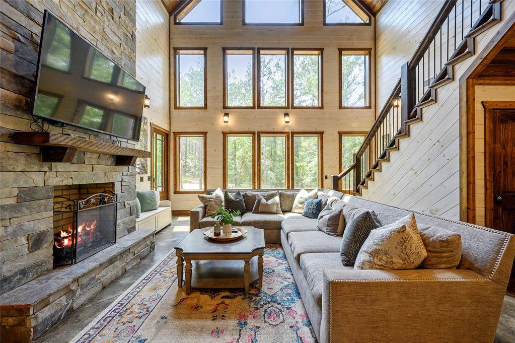 Broken Bow, OK 74728,80 Tall Oak LN