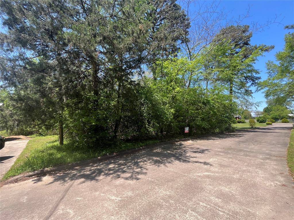 Broken Bow, OK 74728,000 Dogwood CT