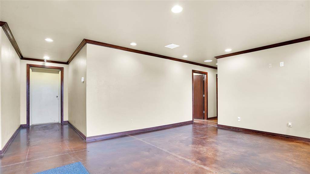 Pauls Valley, OK 73075,2301 S Highway 77