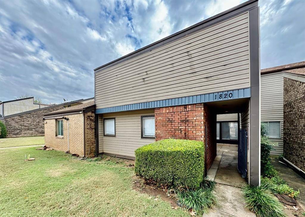 Edmond, OK 73034,1820 Three Stars RD