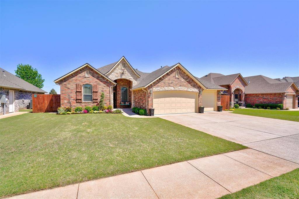 Moore, OK 73160,712 Lindsey LN