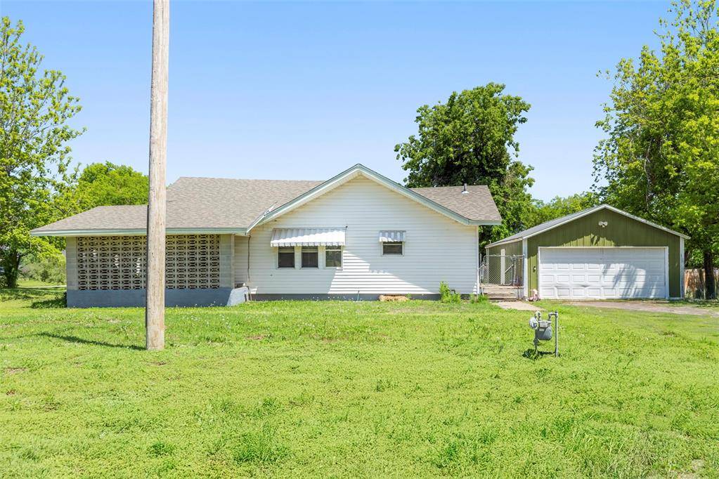 Perry, OK 73077,724 Maple ST