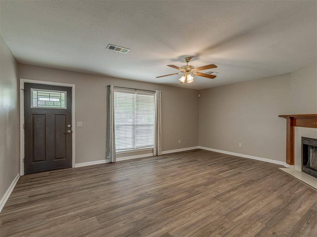 Norman, OK 73071,2000 Burgundy CT