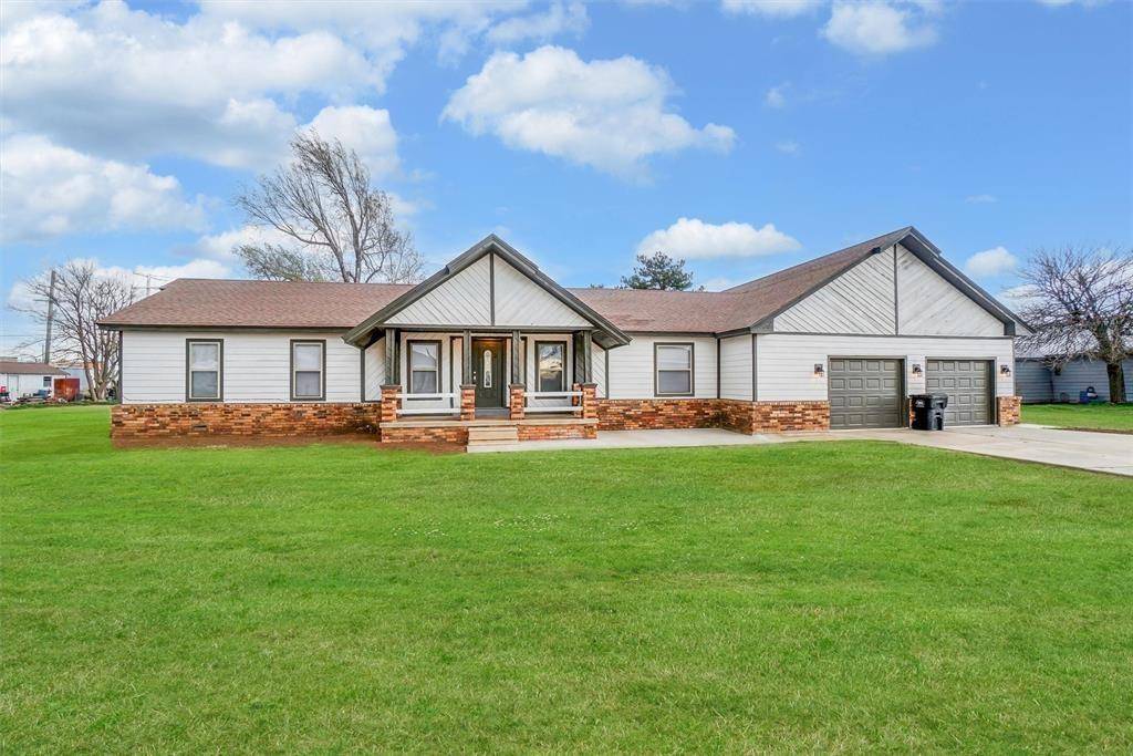 Thomas, OK 73669,215 S 10th ST
