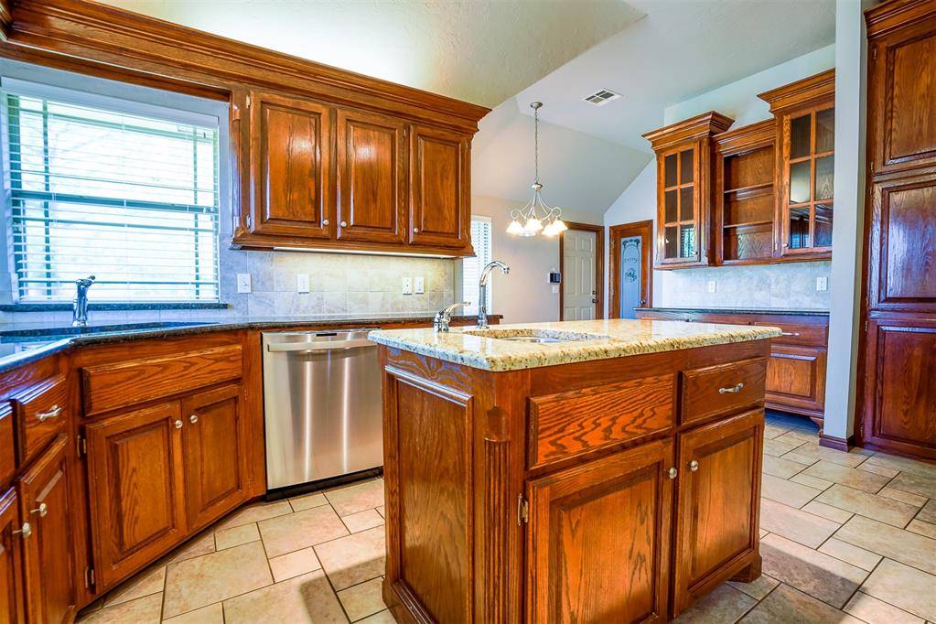 Moore, OK 73160,2929 SE 27th ST