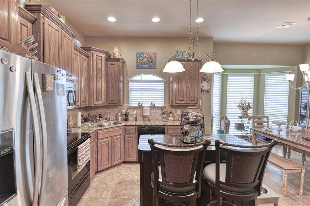 Tuttle, OK 73089,908 County Street 2932