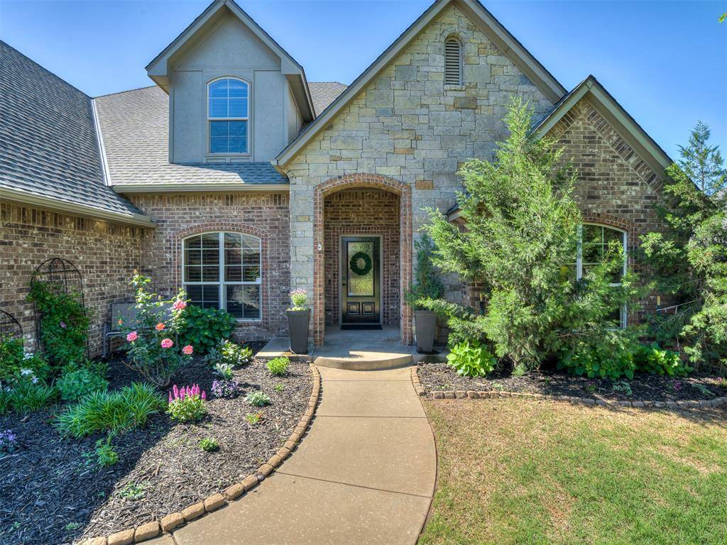 Edmond, OK 73013,5704 NW 162nd ST