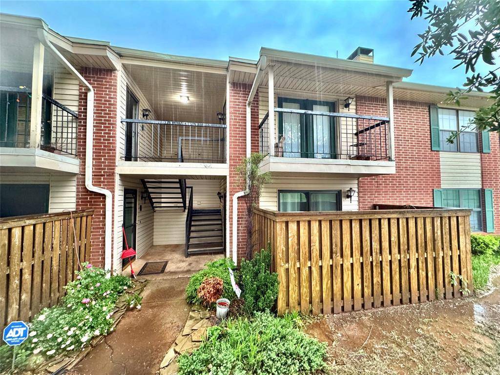 Oklahoma City, OK 73118,4400 Hemingway DR #202