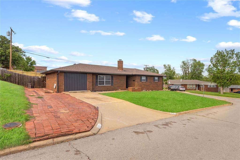Weatherford, OK 73096,921 E Huber AVE