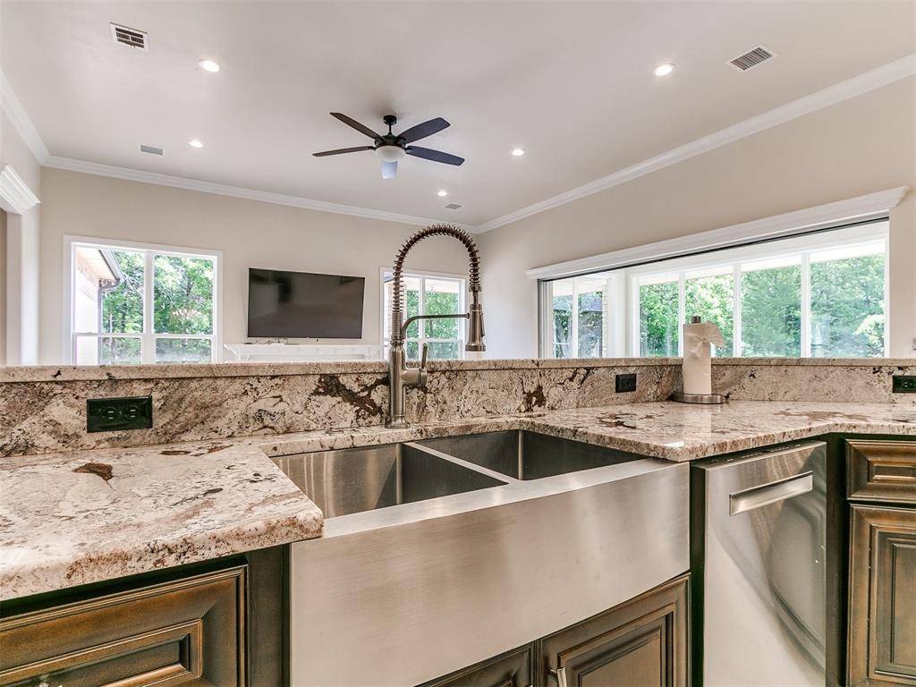 Edmond, OK 73013,6209 Lakewood Ridge RD