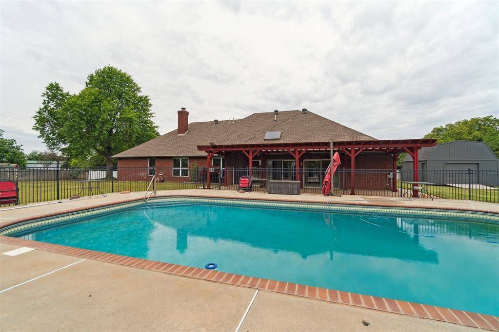 Harrah, OK 73045,19416 Cardinal Creek DR