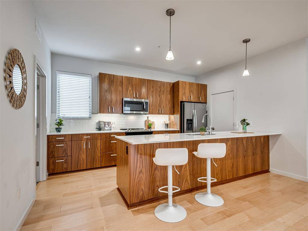 Oklahoma City, OK 73102,627 Couch DR #12