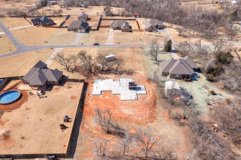 Tuttle, OK 73089,929 County Street 2932