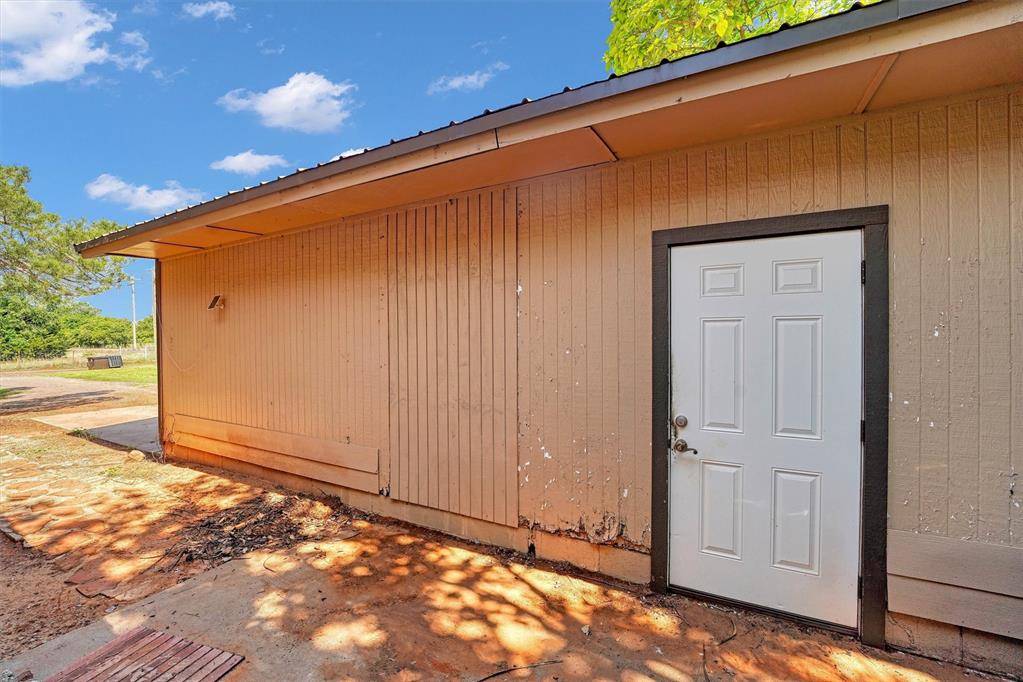 Elk City, OK 73644,11402 N 1957 RD