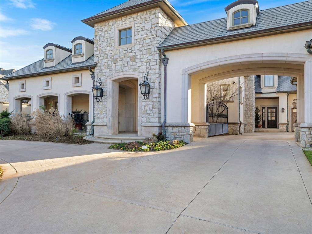 Nichols Hills, OK 73116,2422 Grand CIR