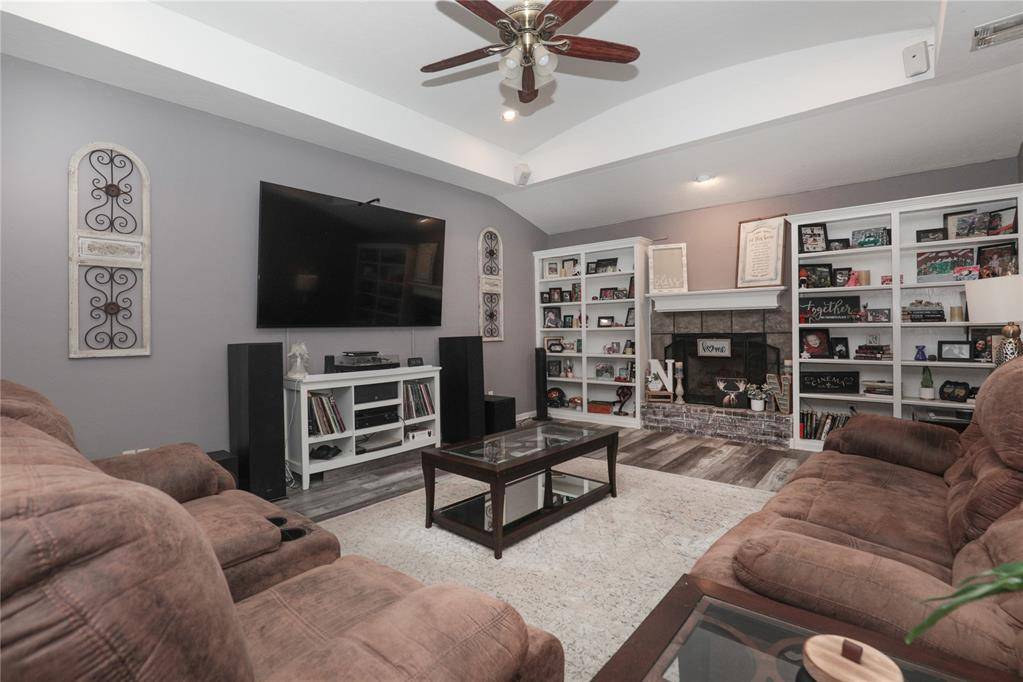 Yukon, OK 73099,717 Vickery AVE