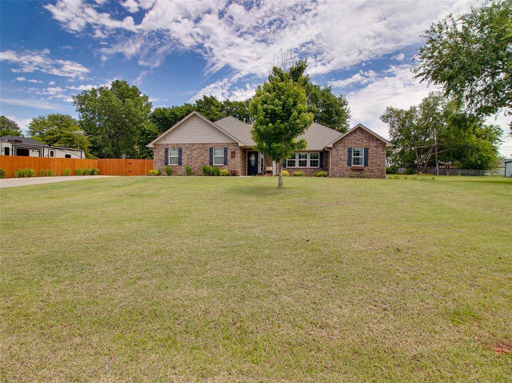 Stroud, OK 74079,1015 N 3rd AVE