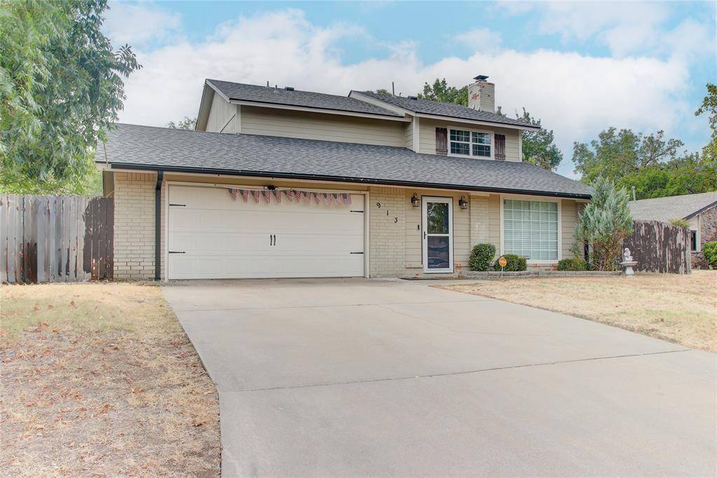 Lawton, OK 73507,913 NE Dove LN